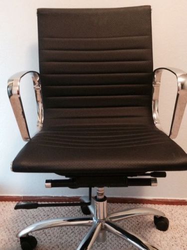 Modern EQ3 Office Chair