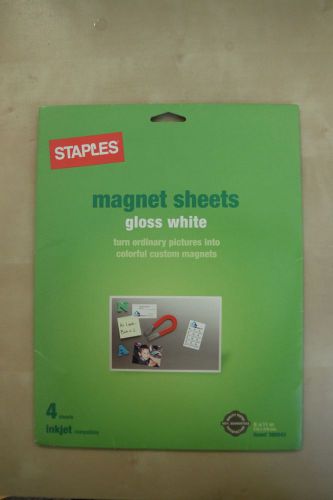 Staples Inkjet Magnetic Sheets 4 / Pack Paper 8.5 x 11 in glossy white