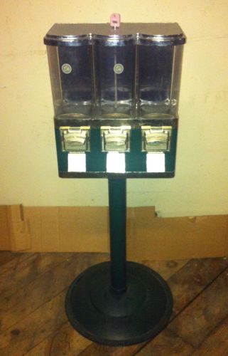 Tri-Vend Bulk Candy/Gumball Vending Machine (Green) ~ Pre-Owned
