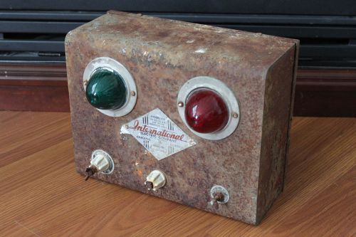 VINTAGE ELECTRIC FENCE CONTROL BOX - INTERNATIONAL ELECTRIC CO - MODEL 106