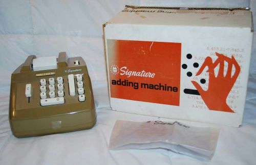 9.5&#034; VINTAGE SIGNATURE ADDING MACHINE MODEL 7/8