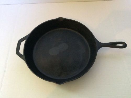 Cast Iron Skillet Crofton C vintage Pre-Seasoned black frying pan
