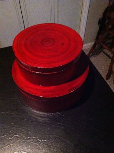 2 stackable round boxes, 10 X 4 and 8 X 3, preowned, SIXTREEs lacquerware boxes