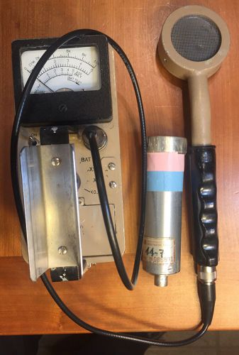 Geiger counter with two detector heads
