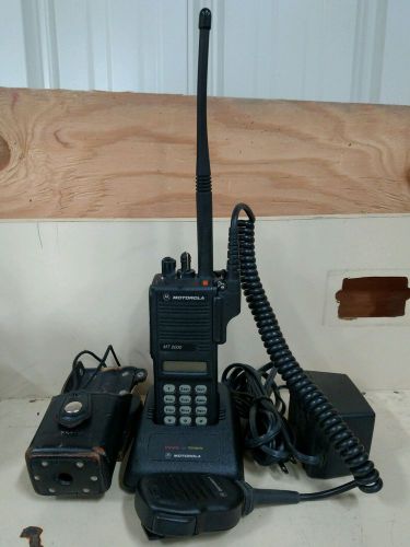 Motorola MT2000 VHF Radio 160 Chan W/Charger, Mic, Holster  H01KDH9AA7AN TESTED
