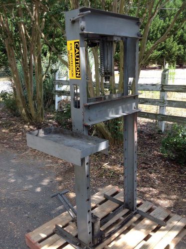 Nugier H20-6-3F Foot Operated 20 Ton Press
