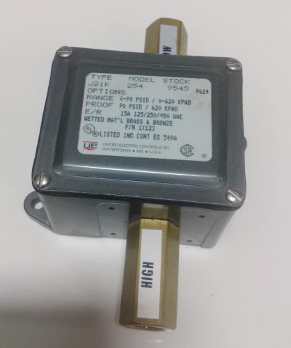 UNITED ELECTRIC CONTROLS DIFFERENTIAL PRESSURE SWITCH J21K