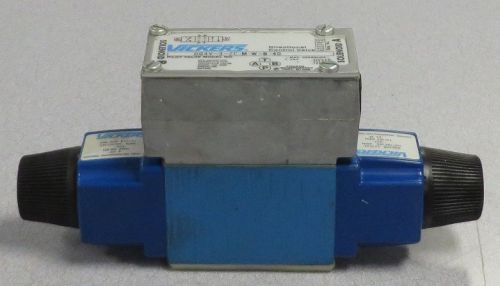 VICKERS Directional Control Valve M/N: DG4V-3-2C-M-W-B-40 Assy No.:  633745