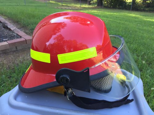 Cairns &amp; Brother Red 660C Metro Fireman Fire Helmet Nice A++ Condition No Reserv