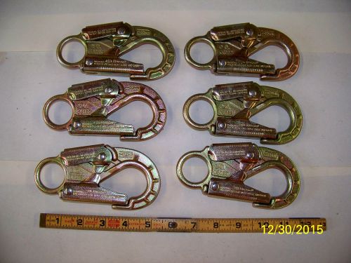 09P1 PT SMALL GOLD HOOK/CARABINER BUYING 6