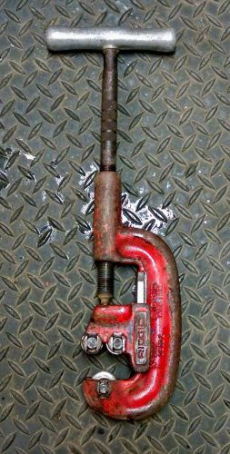 RIDGID NO 202 HEAVY DUTY WIDE ROLL 1/8 TO 2&#039;&#039; PIPE CUTTER