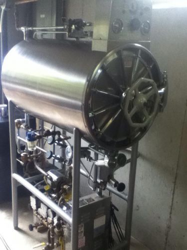 AMSCO Cyclomatic Sterilizer (Model 53) with ElectroSteam Generator V15
