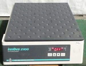 R176868 New Brunswick INNOVA 2100 Orbital Platform Shaker M1194-0000