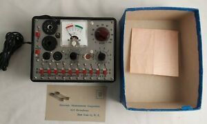 Vintage EMC Model 211 Tube Tester Electronic Measurements Corp Bakelite Case