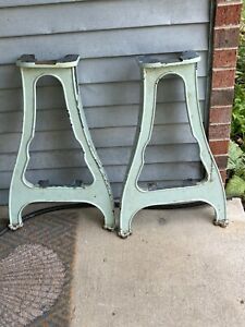 VINTAGE DELTA MILWAUKEE WOOD LATHE CAST IRON LEGS