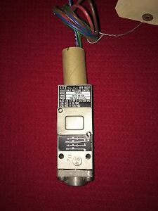 NEW ITT Aerospace Neo-Dyn Adjustable Pressure Switch 132P42C6