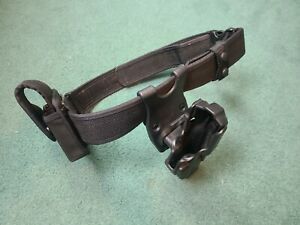 UNCLE MIKE&#039;S LAW ENFORCEMENT LARGE BELT WITH GUN AND  STORAGE  BERETTA 92