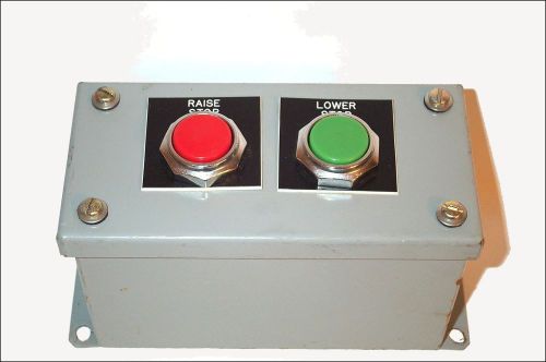 CR104P-EG12 GENERAL ELECTRIC ENCLOSURE WITH 2@ PUSHBUTTONS