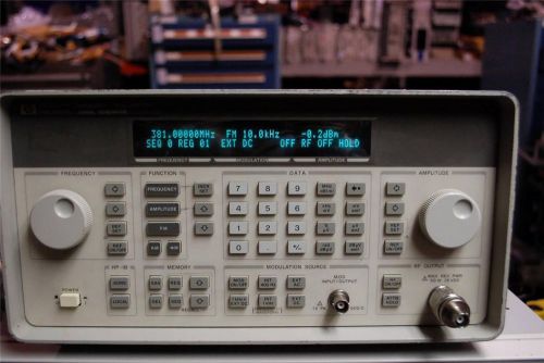 HP / Agilent  8648B Signal Generator 9kHz-2000MHz Options 1EA and 1E6