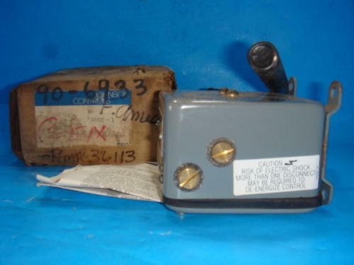 NEW JOHNSON CONTROLS TYPE: A72CE. MODEL: 1, NEW IN BOX