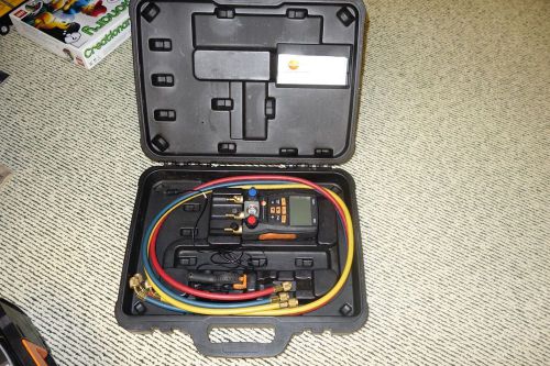 Testo 550 refrigeration manifold with one temperature clamp, case, and hoses for sale