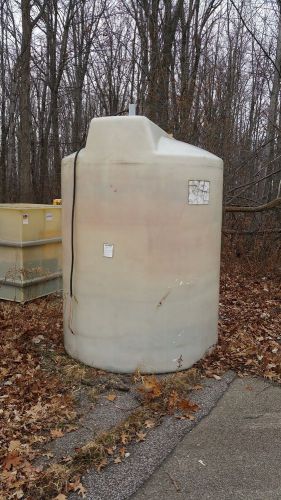 Polyethylene storage tank 1500 gallons