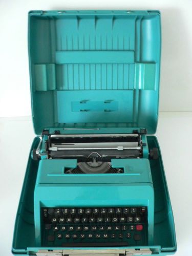 Vintage Olivetti Underwood Studio 45 Manual Typewriter With Case Mint Condition