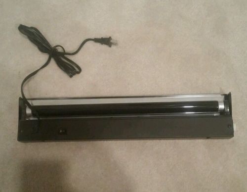 18&#034; Fluorescent Black Light Fixture