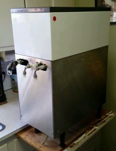Lancer 500 pre chiller reasturant bar cafe as is for parts or repaire