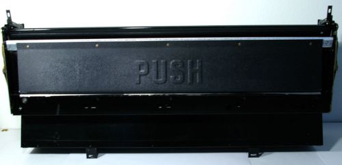 Push Box Automatic Products 7600, 113 Snack Machine