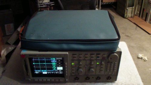 Tektronix TDS 744A With Opt (see the PIc)
