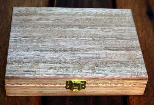 Natural Tasmania Oak Gold Nugget &amp; Gems Display Case Handmade 20 inserts