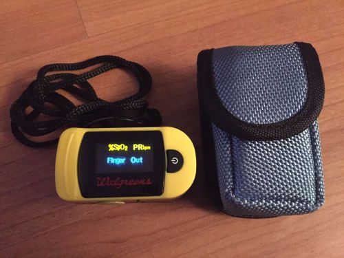 Choicemmed Oxywatch C20 Pulse Oximeter &amp; Light Blue Carrying Case