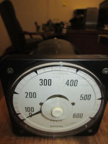 Crompton  Voltmeter  VA-RSSJ  Range: 250V  Scale: 0-600V  Used