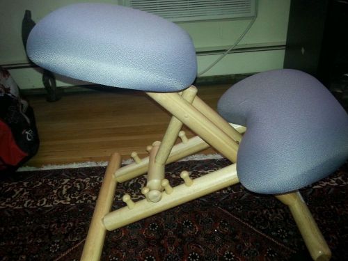 Kneeling posture orthopedic back chair
