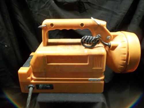 Streamlight Litebox Old Style Firefighter Flashlight Used With Base - Item 006