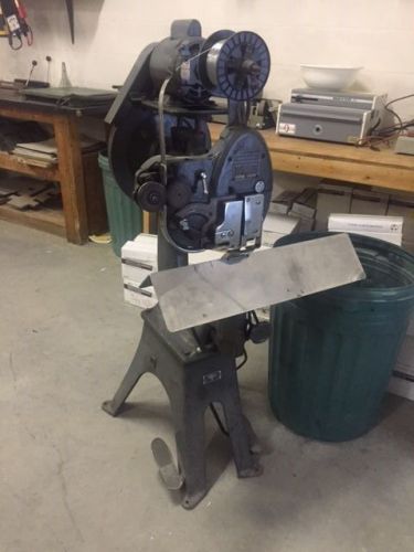 Stitcher 3/4&#034; ACME with saddle table Mod. N3A