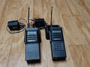 2 UHF MOTOROLA RADIUS P100 Handheld Radios With Chargers  H44QPU7120BN