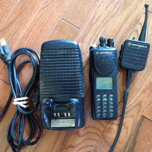 Motorola XTS3000 Atro 800MHz Model 3H09UCH9PW7BN Flashport FM Radio Charger