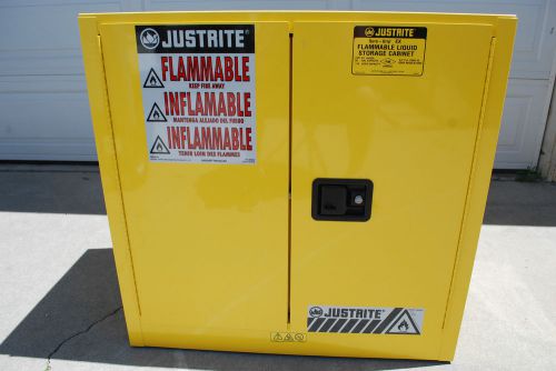 Justrite 893300 30 Gallon Flammable Safety Storage Cabinet 36&#034;W x 35&#034;H x 24&#034;D