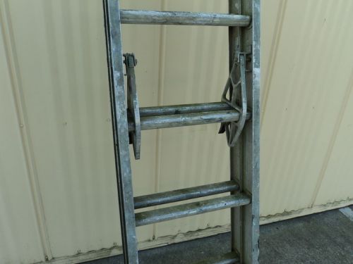 Werner 16 Foot Extension Ladder 300 LB Type IA Heavy Duty D1516-2 Aluminum