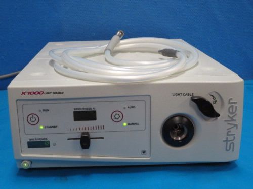 Stryker X7000 Light Source with light guide