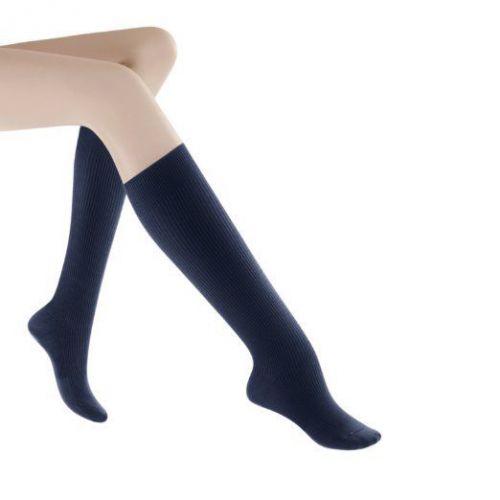 Women&#039;s 15-20mmHg Closed Toe Knee High Size: B (7.5-9.5) Navy, 146CB10