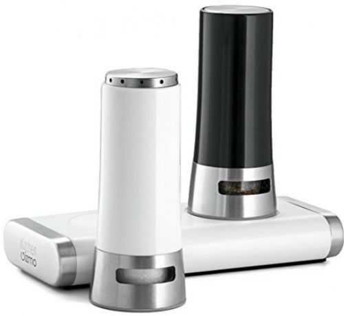 Kitchen Gizmo Magnetic Salt and Pepper Shaker Set