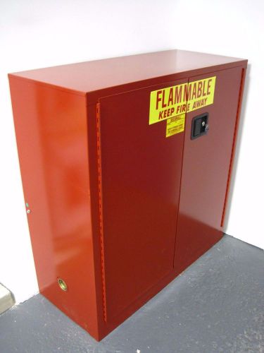 Flammables cabinet - 4ft