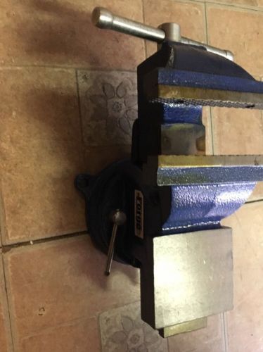 Central Forge 5&#034; Swivel Vise with Anvil