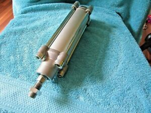 NEW Rexroth Pneumatic Cylinder 0 822 242 005/0822242005 50 Hub:25 Pmax: 10 Bar