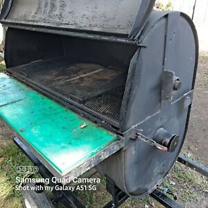 Tow Behind SMOKER/ COOKER  set Up For Rotisserie  But Rotisserie Not Included.