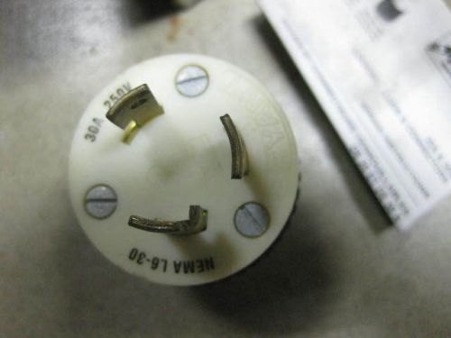 LEVITON grounding plug locking lugs &amp; connectors 20A 30A 2P 3W 2311-B