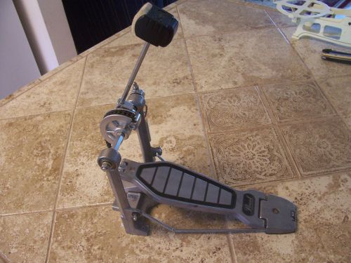 Pearl P100 Base Drum Foot Pedal in very nice condition nice and clean